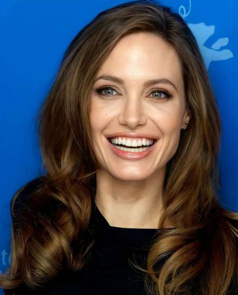 Angelina Jolie Scrolller