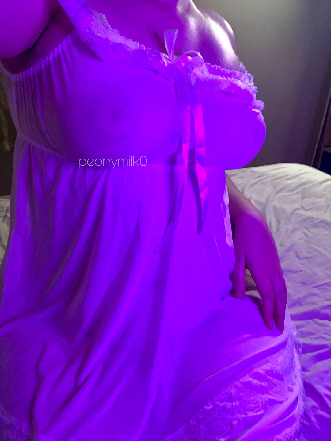 Come Take A Look Under My Dress Scrolller