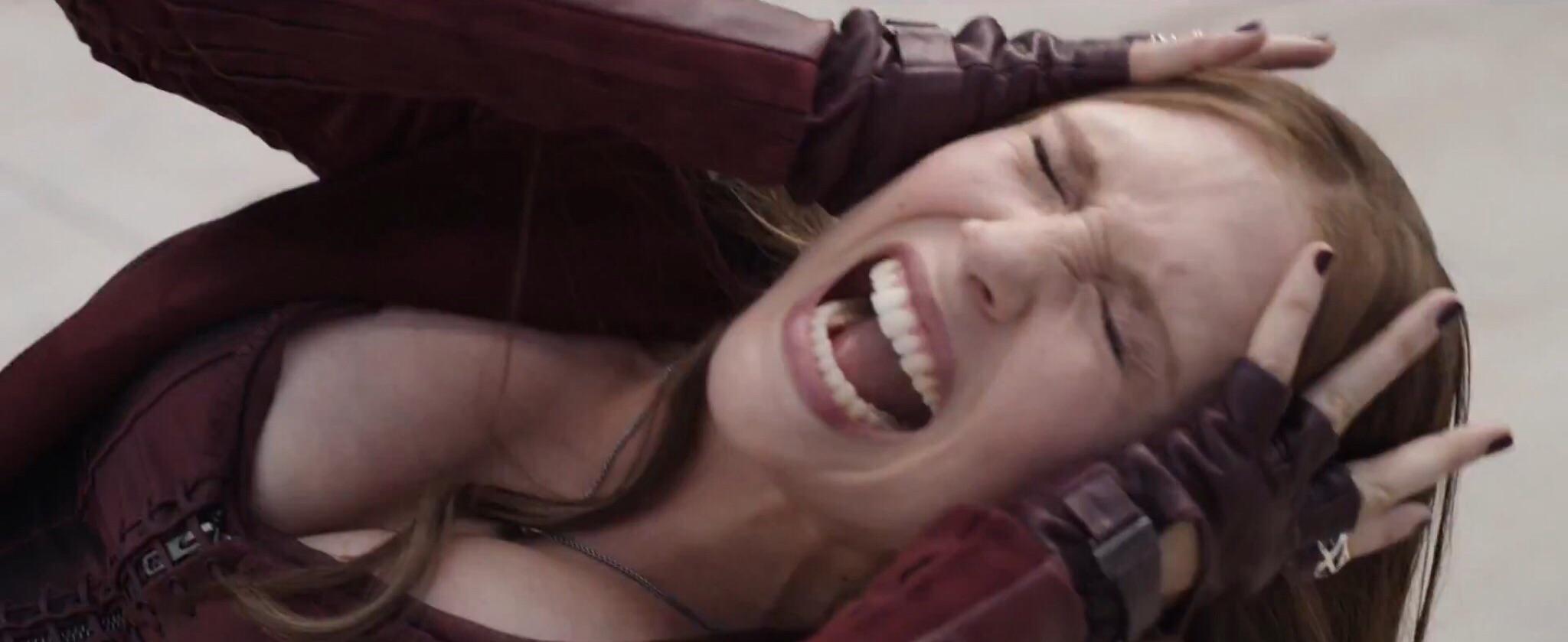 Elizabeth Olsen Getting Ravaged In Her Scarlet Witch Suit Scrolller