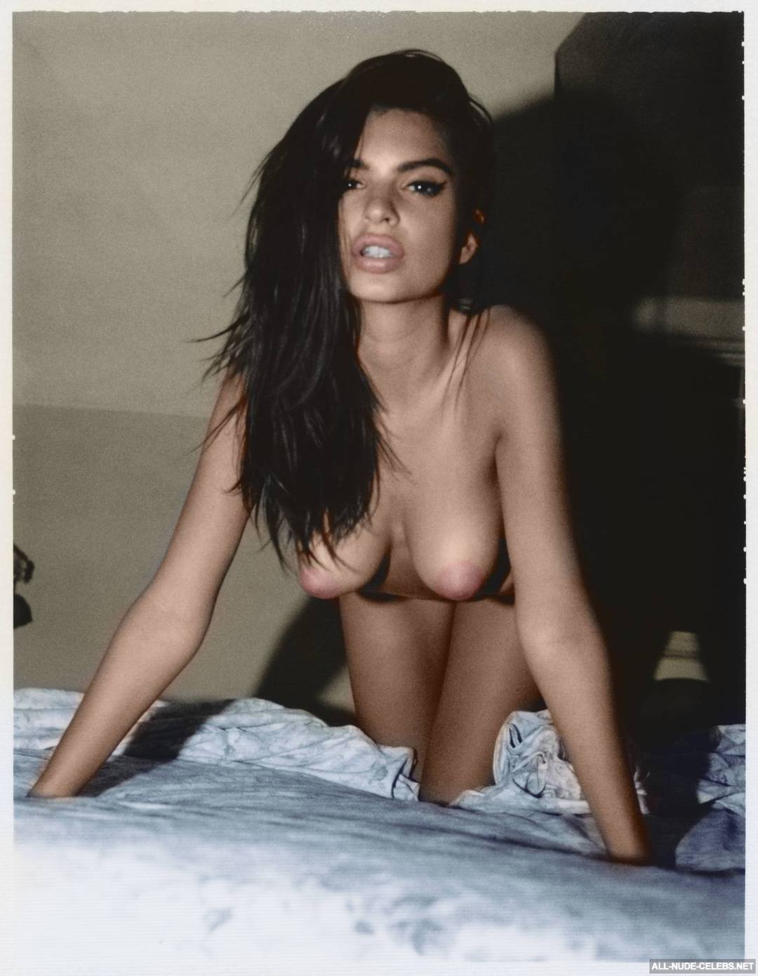 Emily Ratajkowski Naked Scrolller