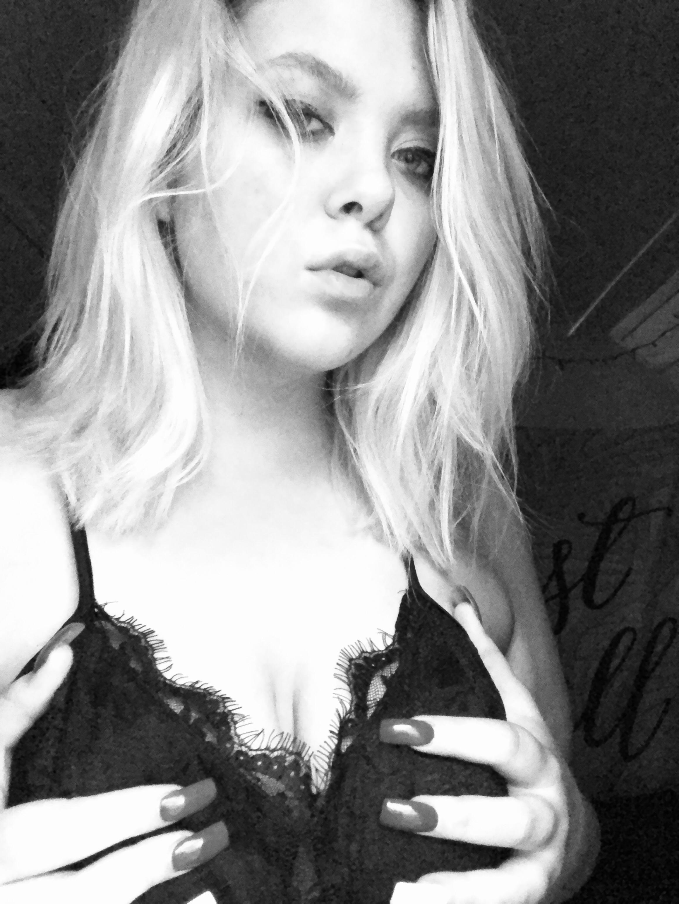 I Been Obsessed With Lingerie Scrolller