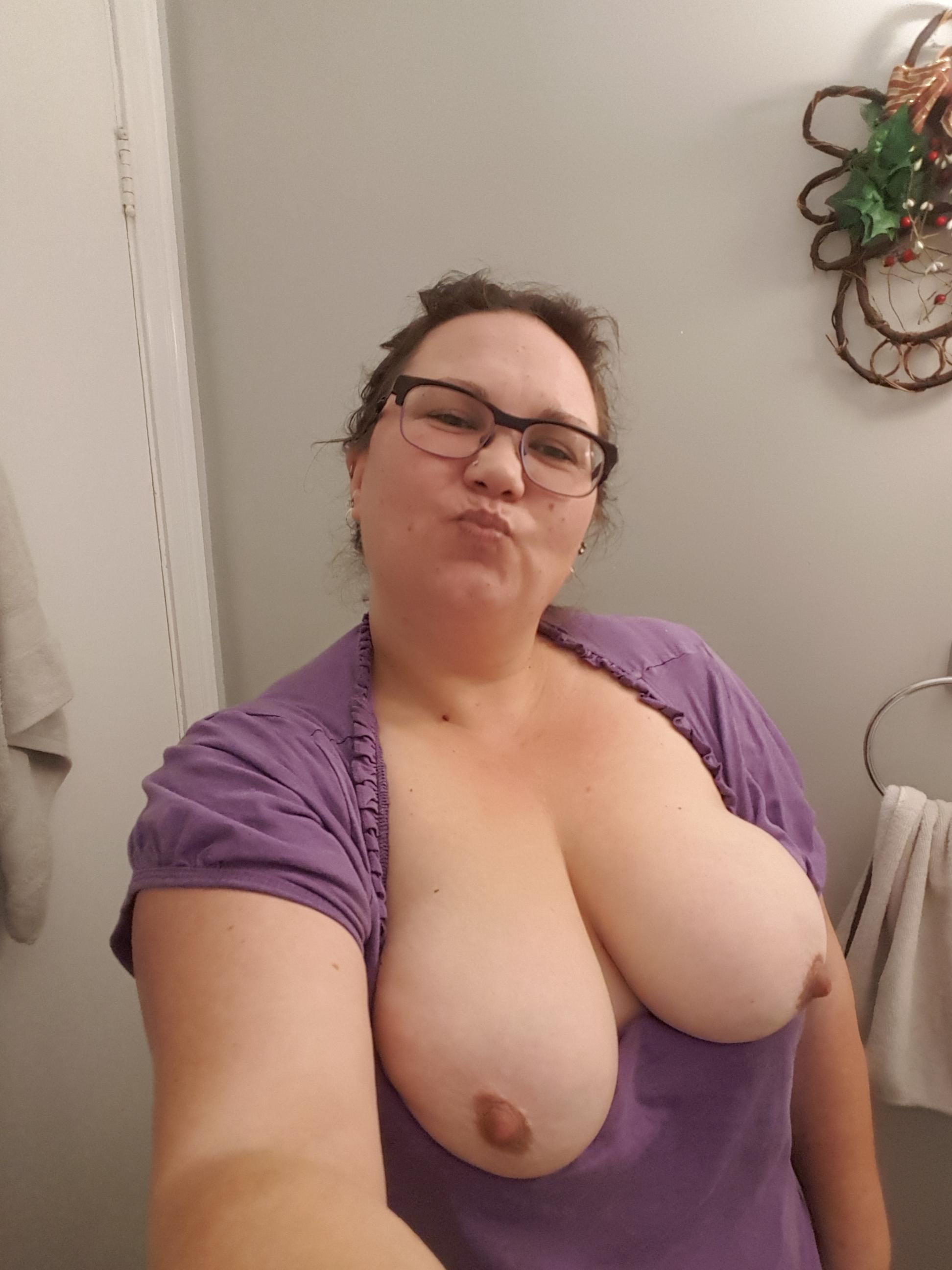 Kisses To My Fans Tits Out Tuesday Scrolller