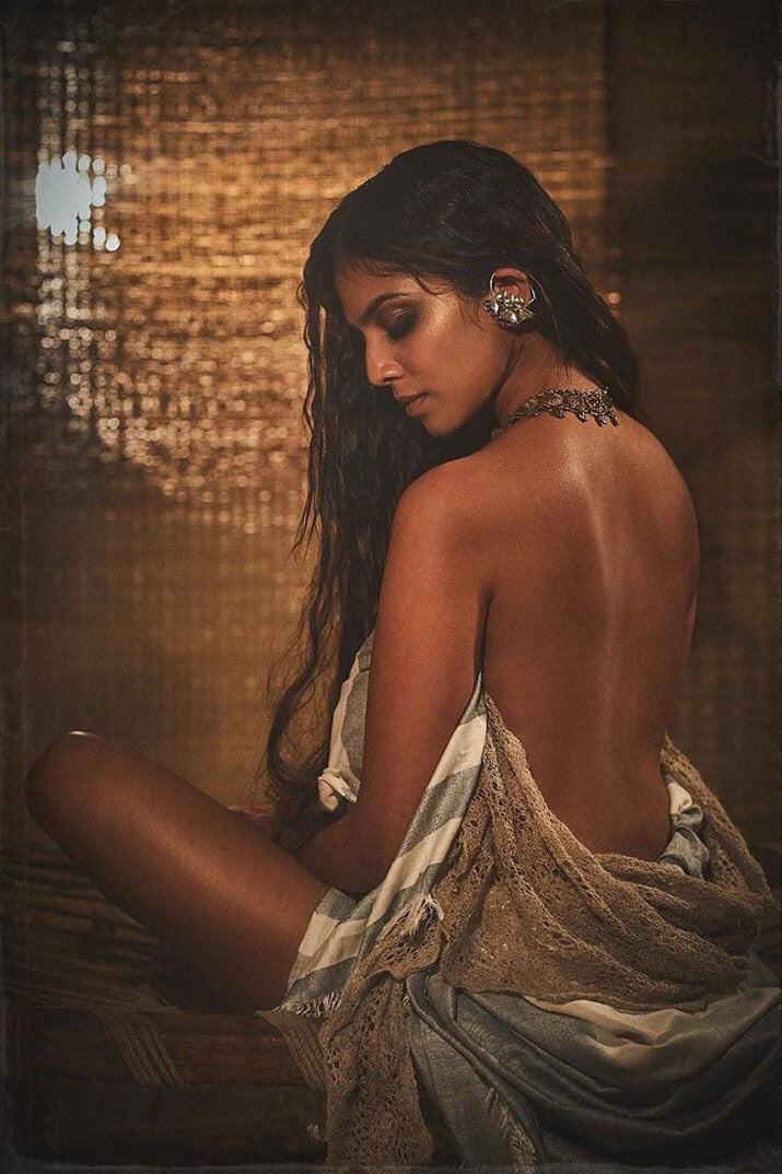 Malavika Mohanan Scrolller