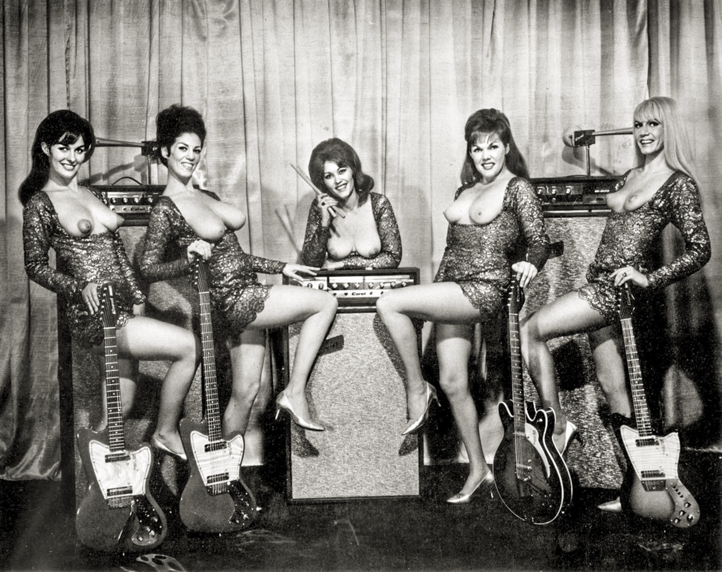 The All Topless Band The Ladybirds From The 1960 S Scrolller