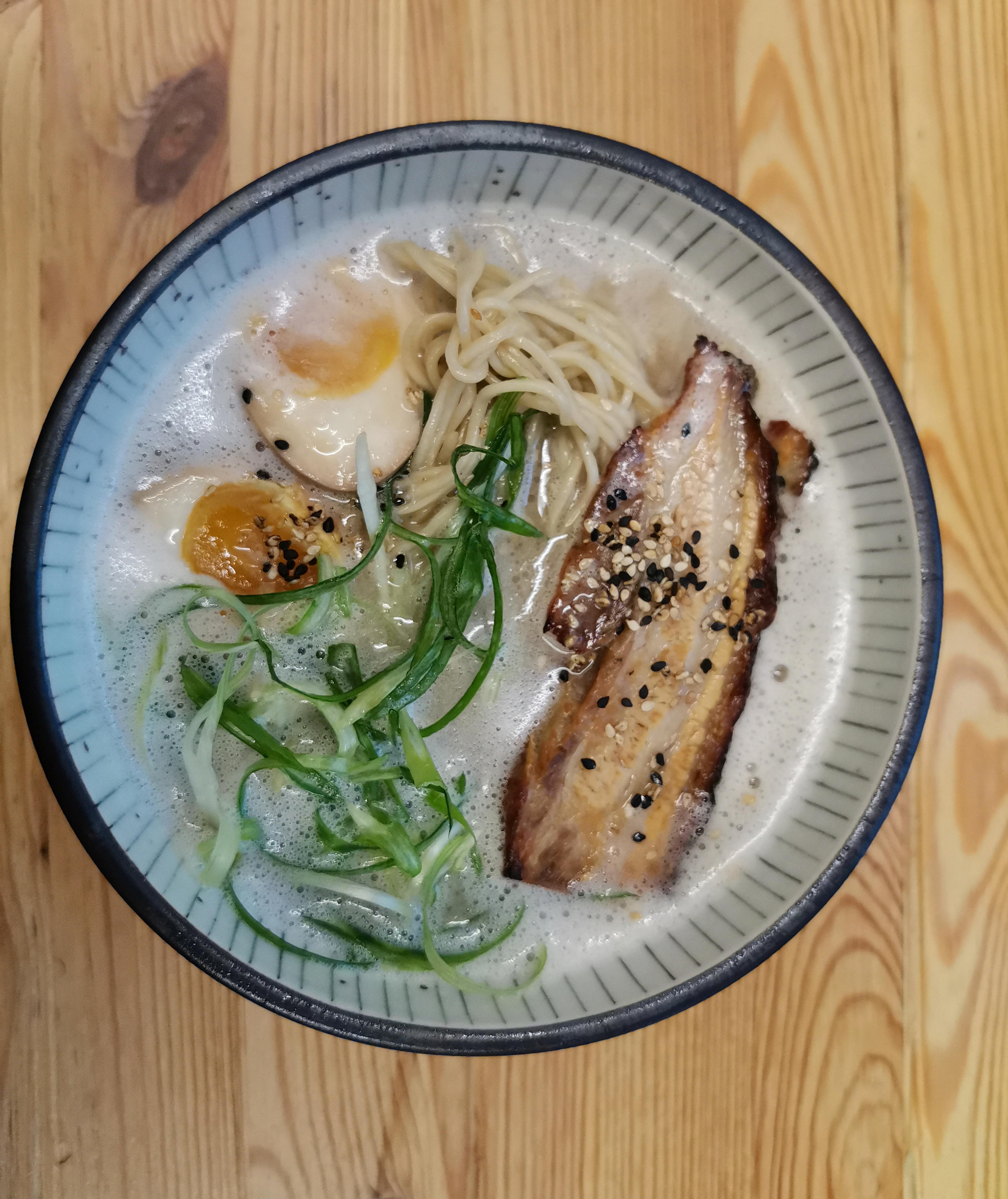 Tonkotsu ramen 豚骨ラーメン Fat Ramen Helsinki Finland Scrolller