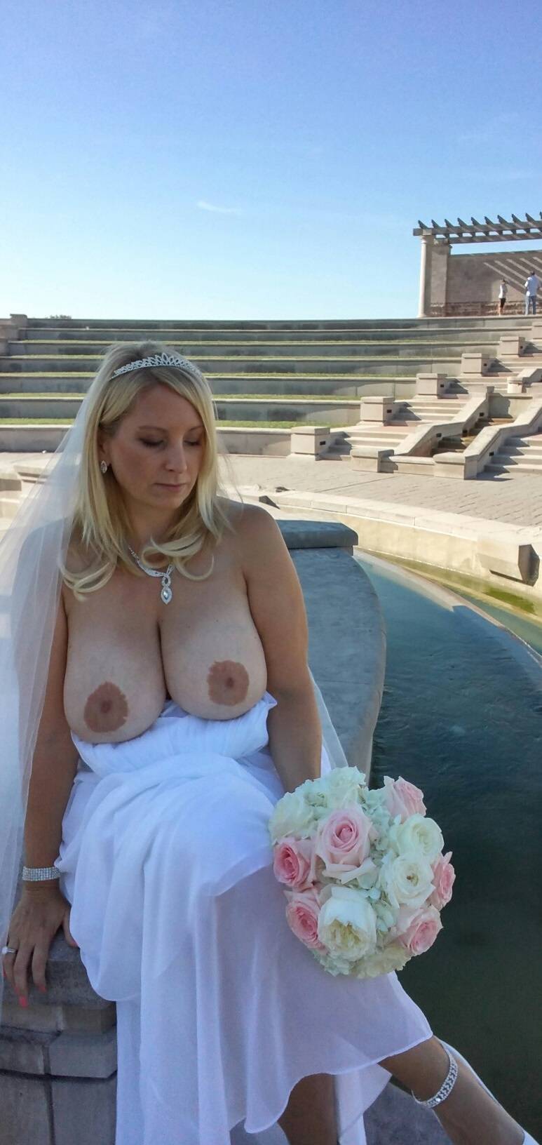 Topless Bride Scrolller