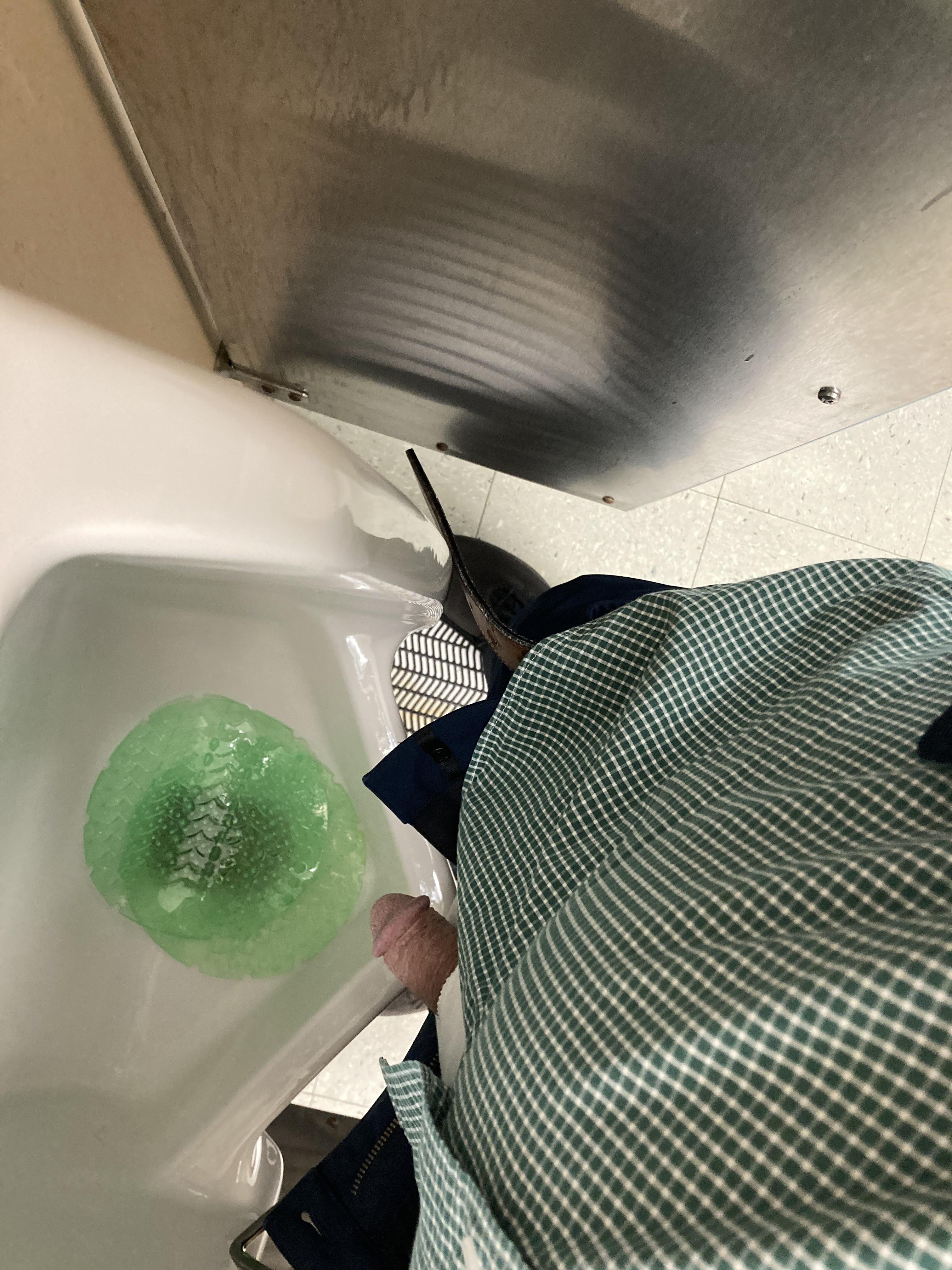 Urinal Peek Scrolller