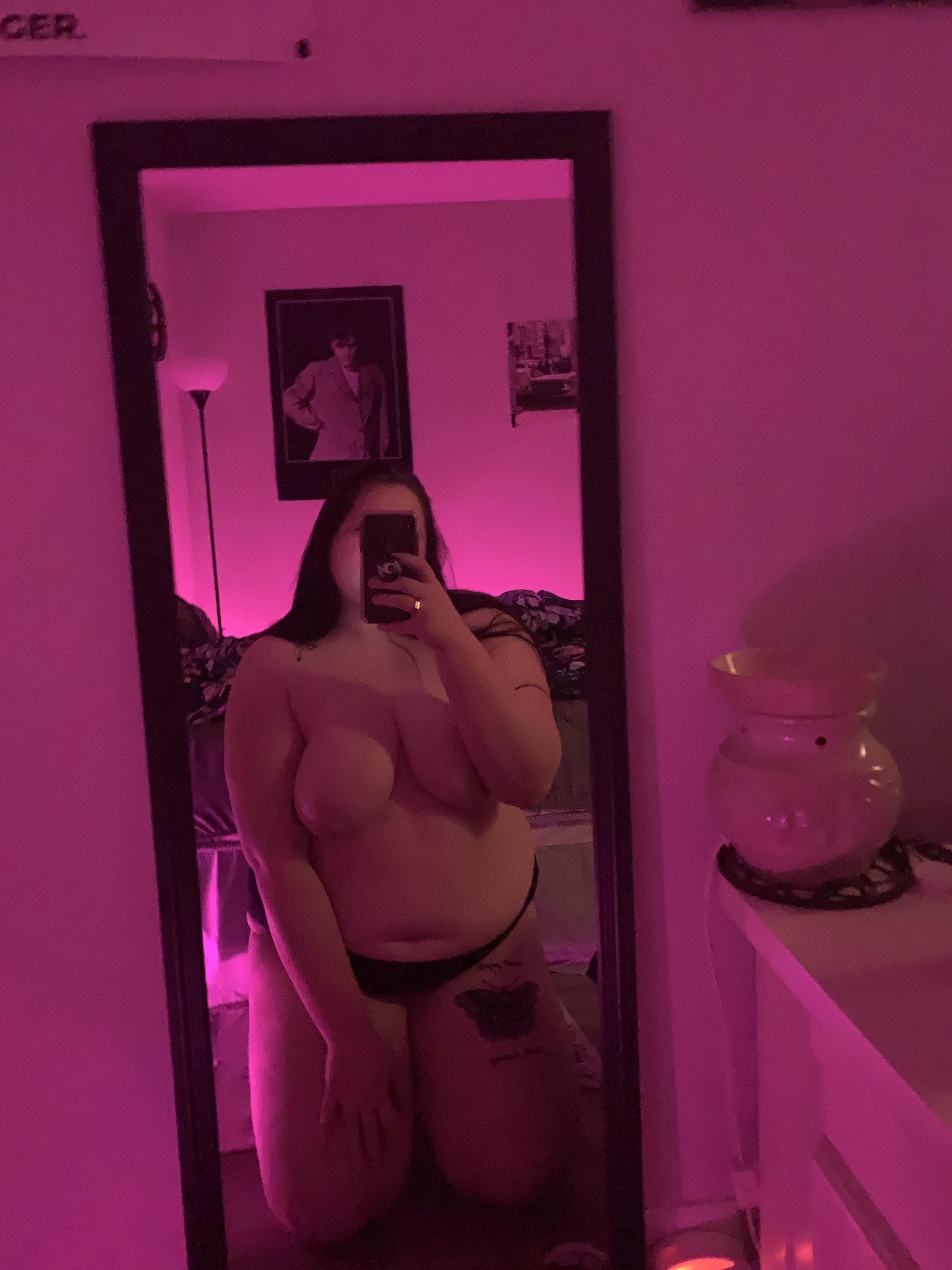 Who Wants To Kiss My Tummy And Then Fuck Me Senseless Scrolller