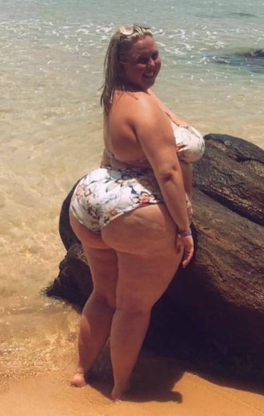 Bbw Shows Off Her Giant Ass At The Beach Scrolller