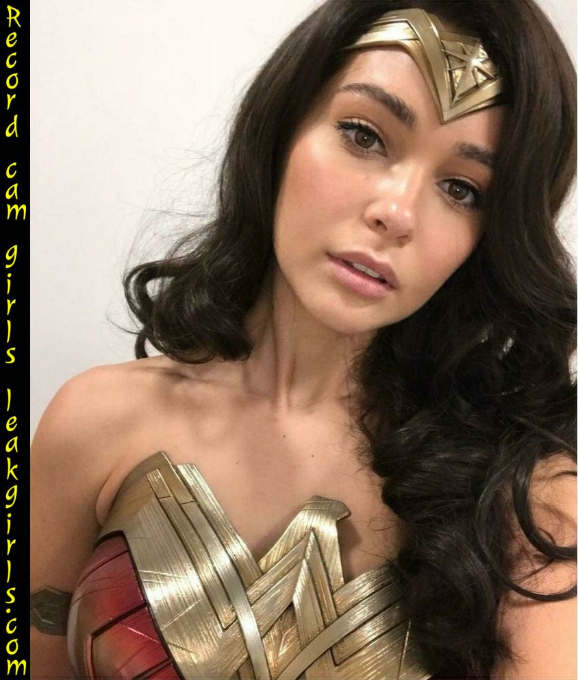 Caitlin Burles Gal Gadot S Body Double In Ww Scrolller