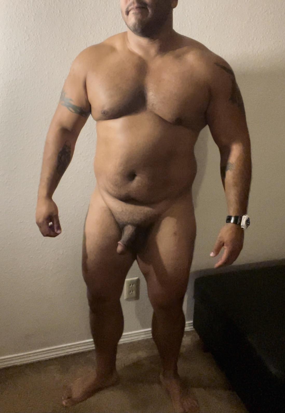 Dad Stays Naked After His Shower Scrolller