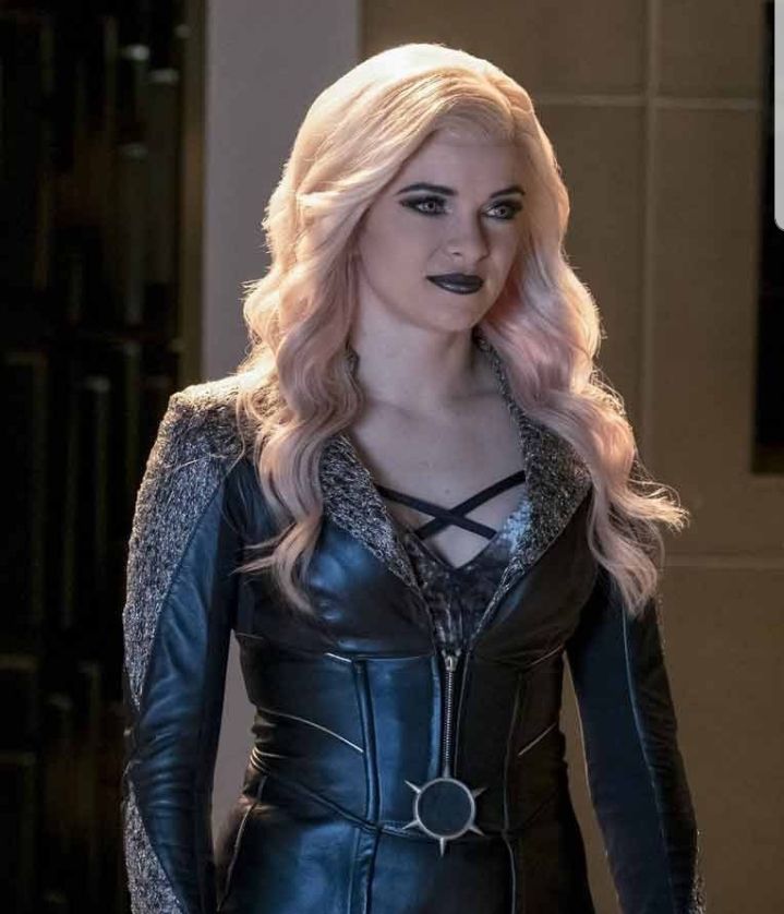 Danielle Panabaker As Killer Frost From The Flash Scrolller