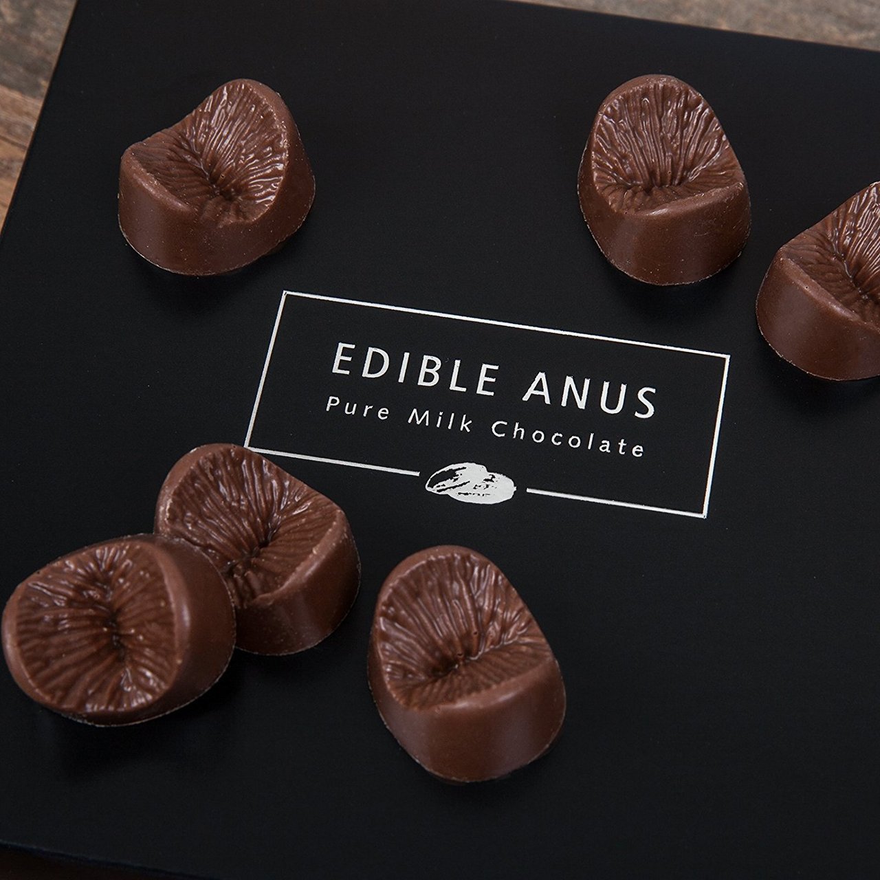 EDIBLE ANUS Pure Milk Chocolate Scrolller