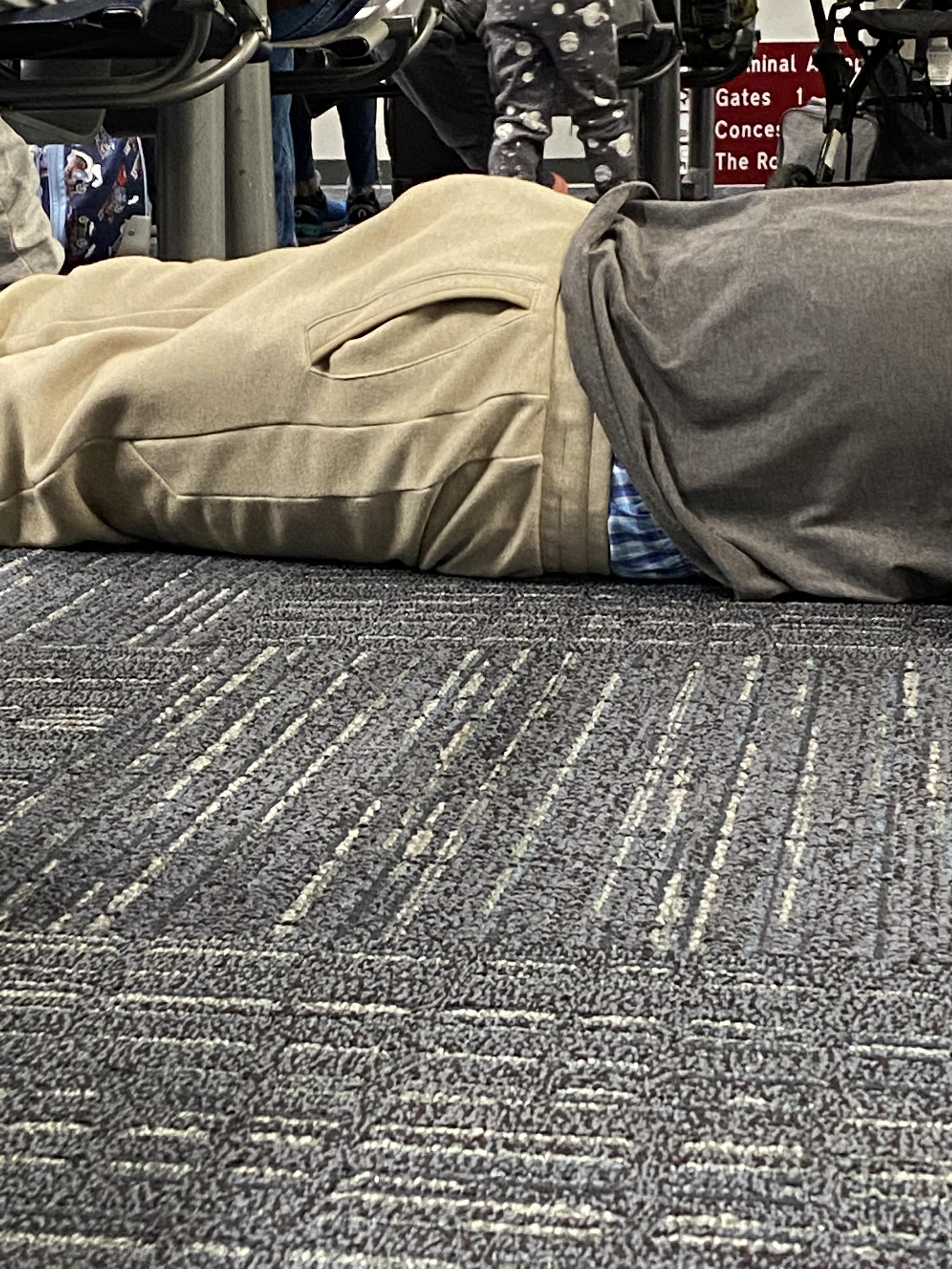 Hot Bulge In Airport Scrolller