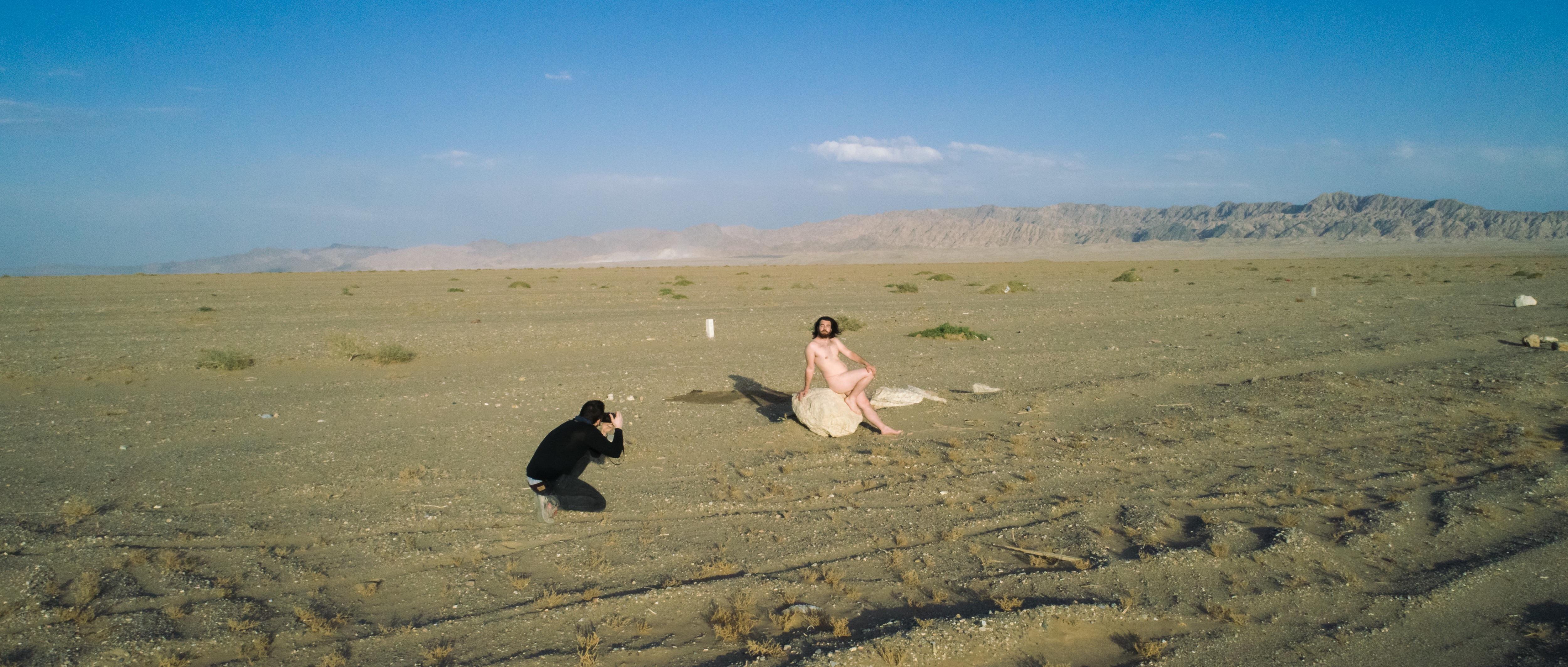 Me Naked In The Gobi Desert Ganxu China Scrolller