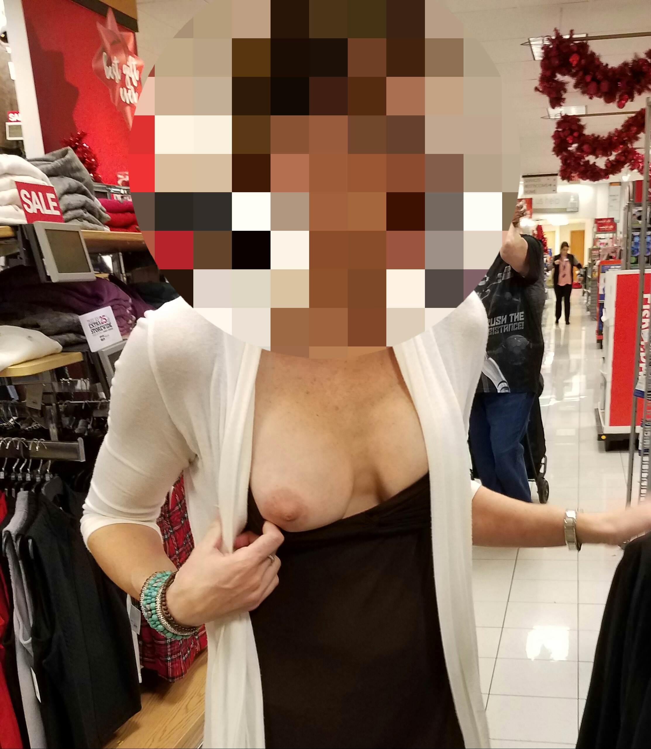 Titty Flash While Shopping With The Wife Scrolller