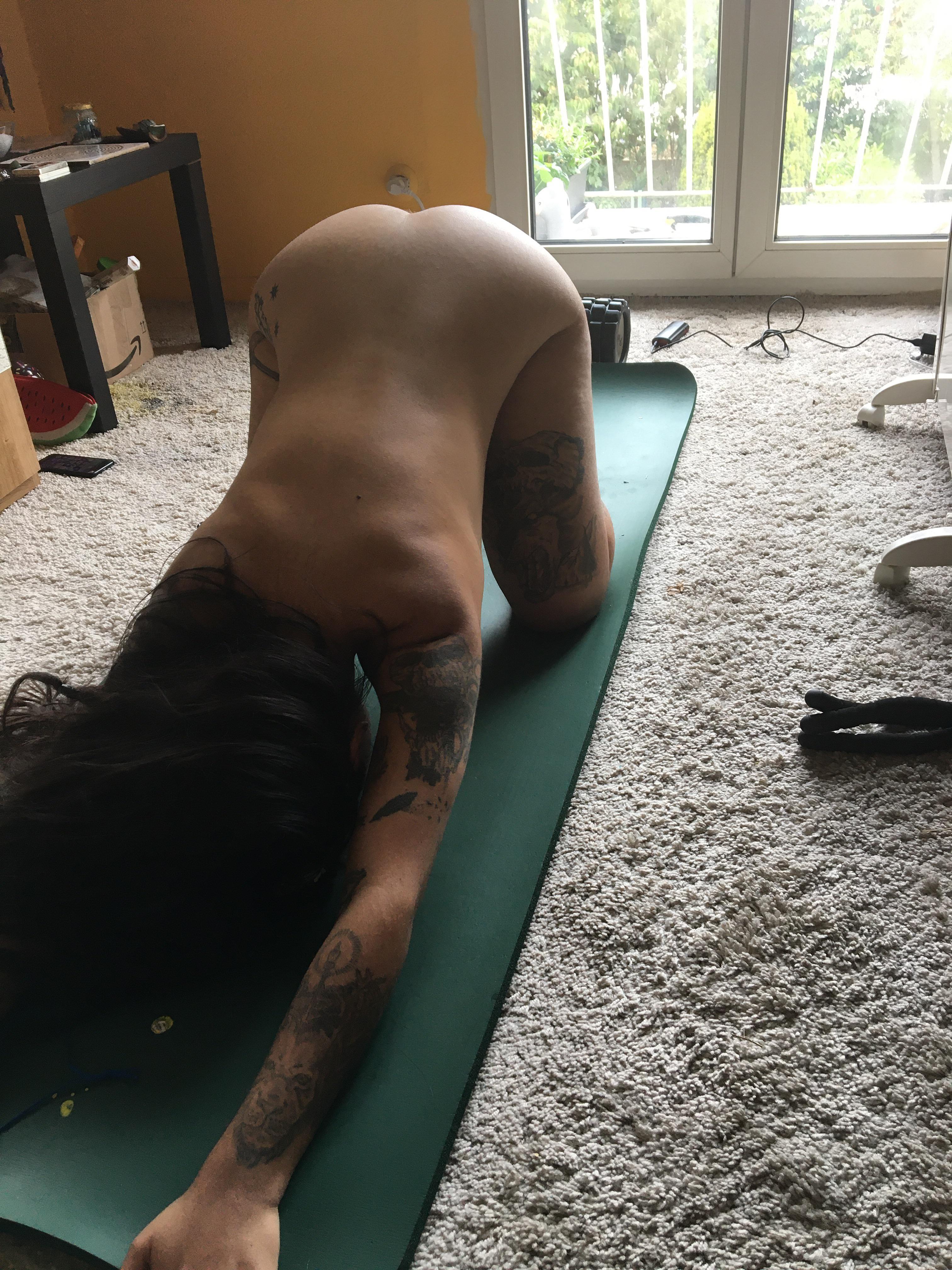 Yesterday In My Room F Do You Do Naked Yoga Scrolller