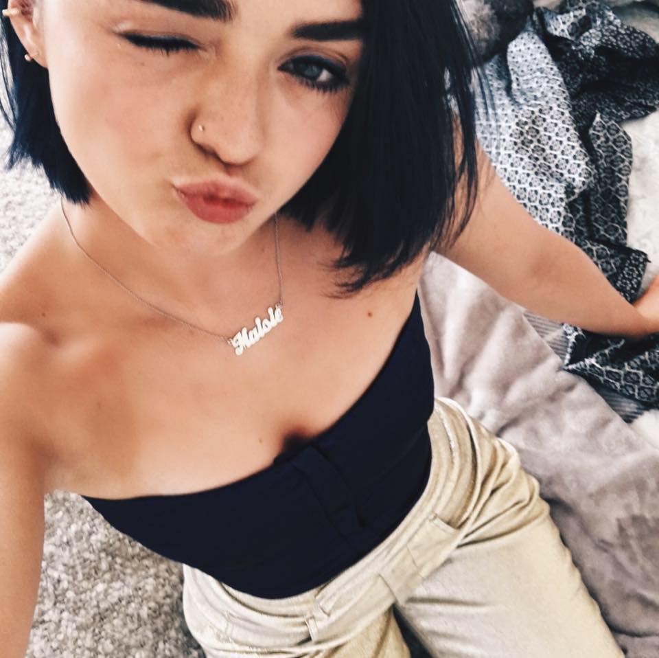 You Will NEVER Hook Up With A Girl Like Maisie Williams Just Stay At