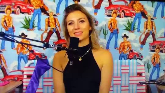 Annie Lederman Flashing Her Tits On Her Podcast Show Scrolller