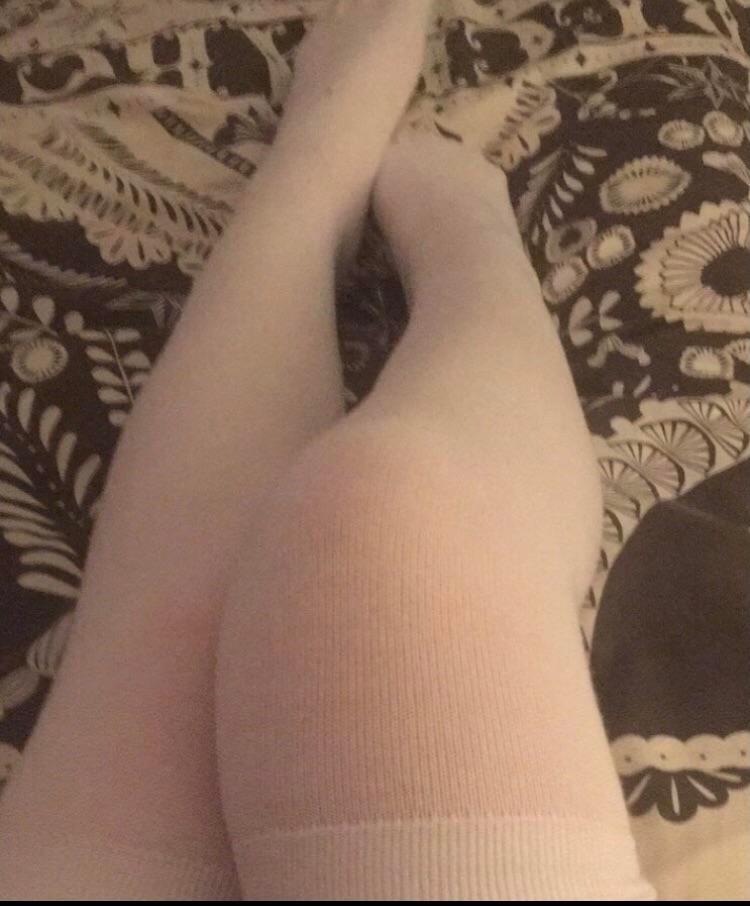 Whos Gonna Fuck Me In These Stockings Scrolller