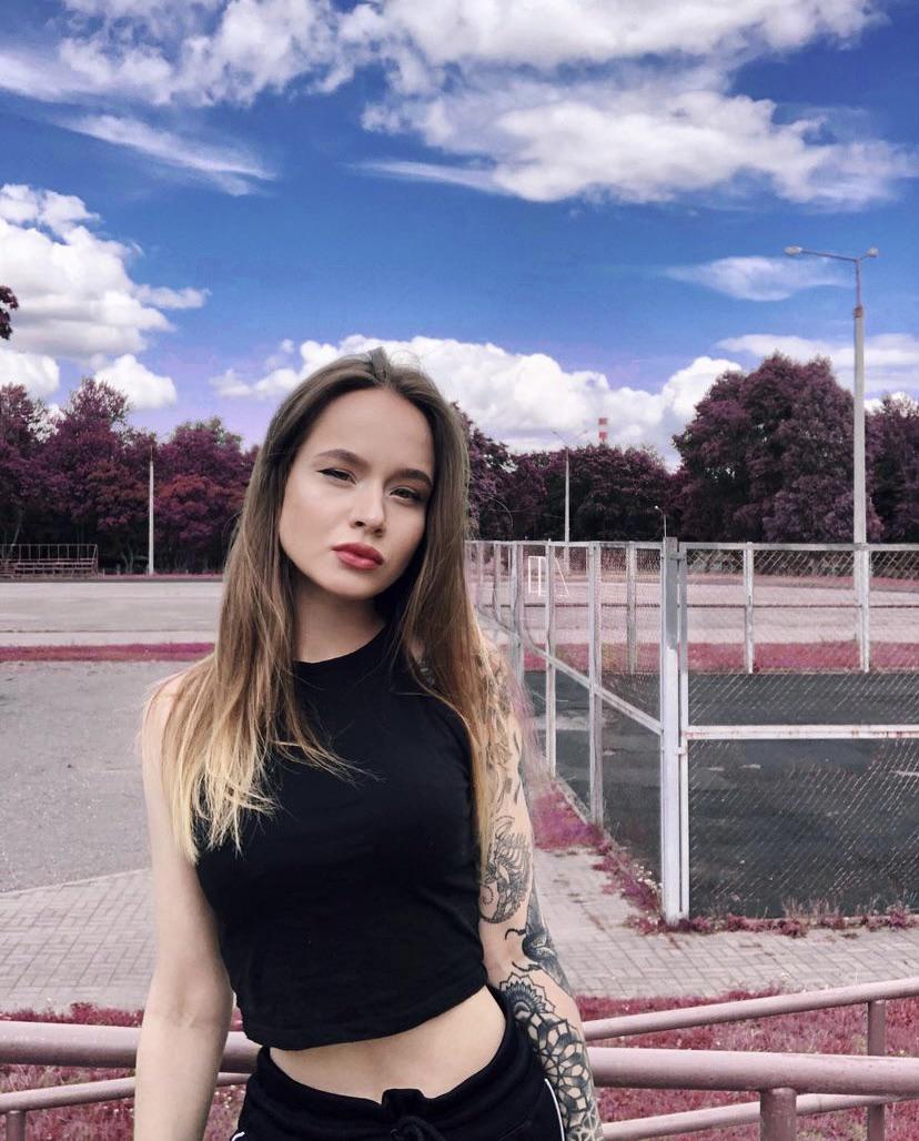 Hello Babe Scrolller