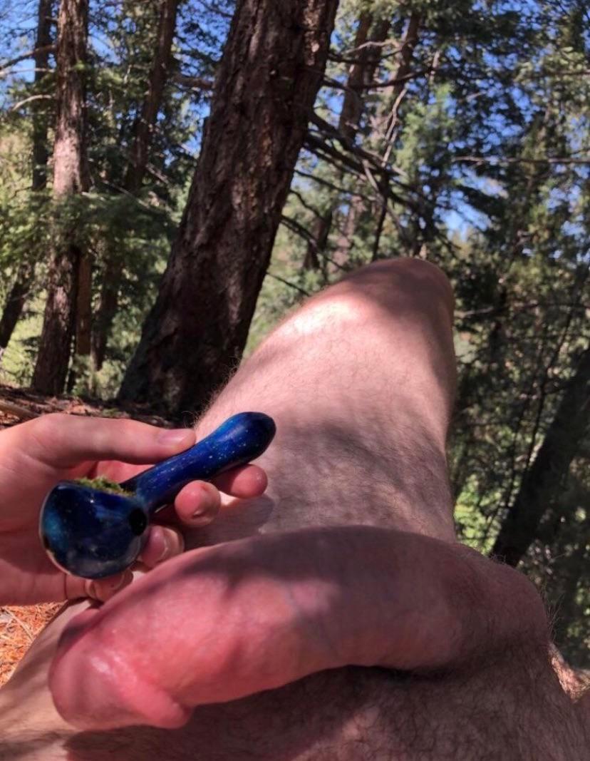 Anyone Else Love Smoking Naked Outside Scrolller