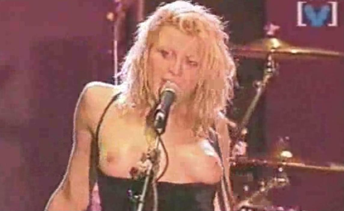 Courtney Love Topless On Stage Scrolller