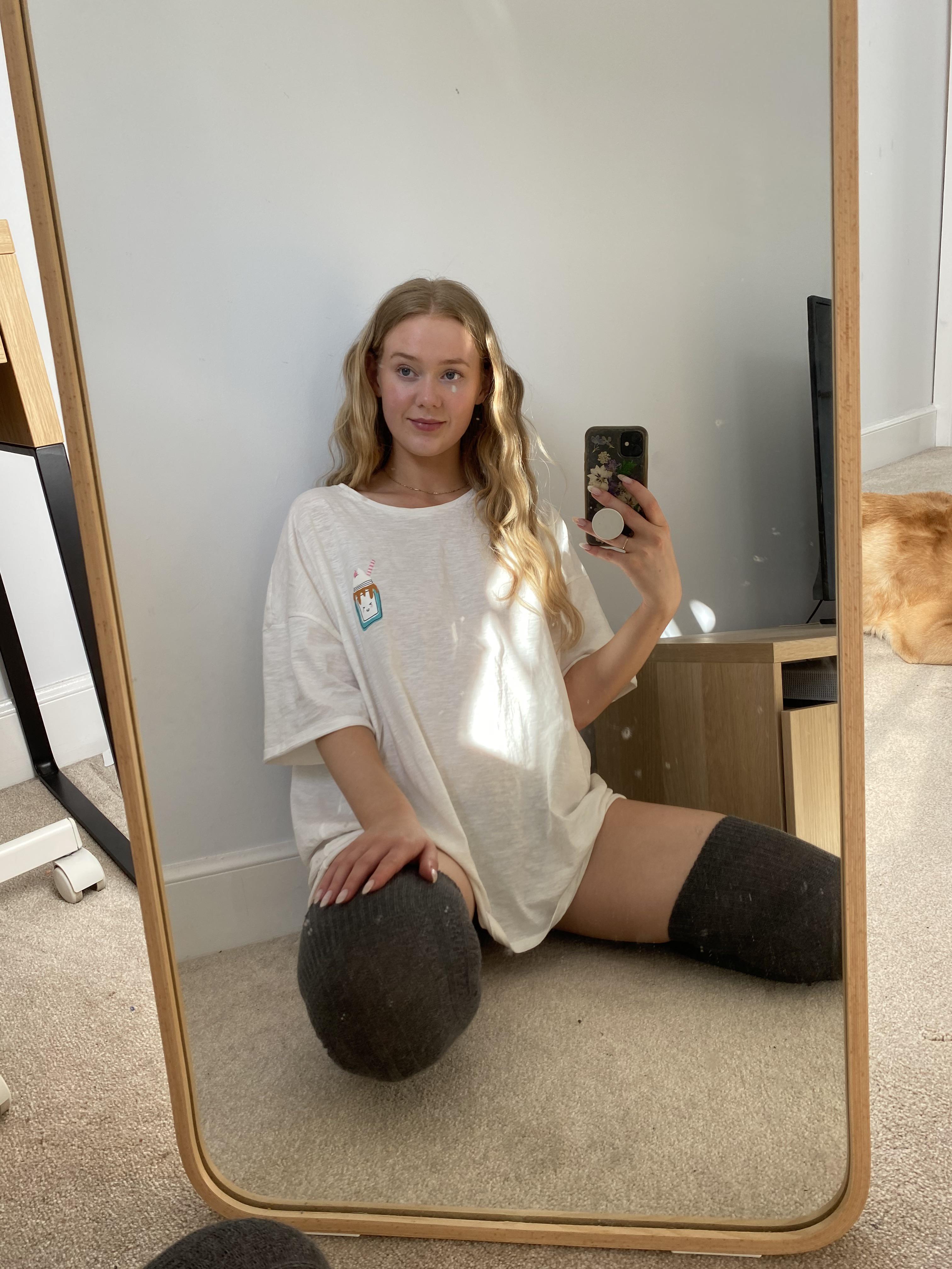 Are Thigh Highs And Baggy Ts Sexy To You F Scrolller