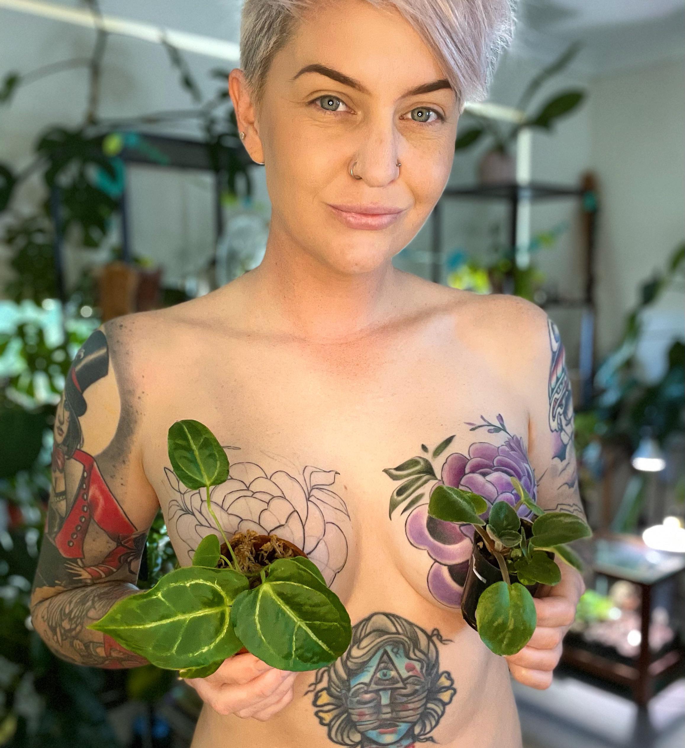 Happy World Naked Gardening Day Scrolller