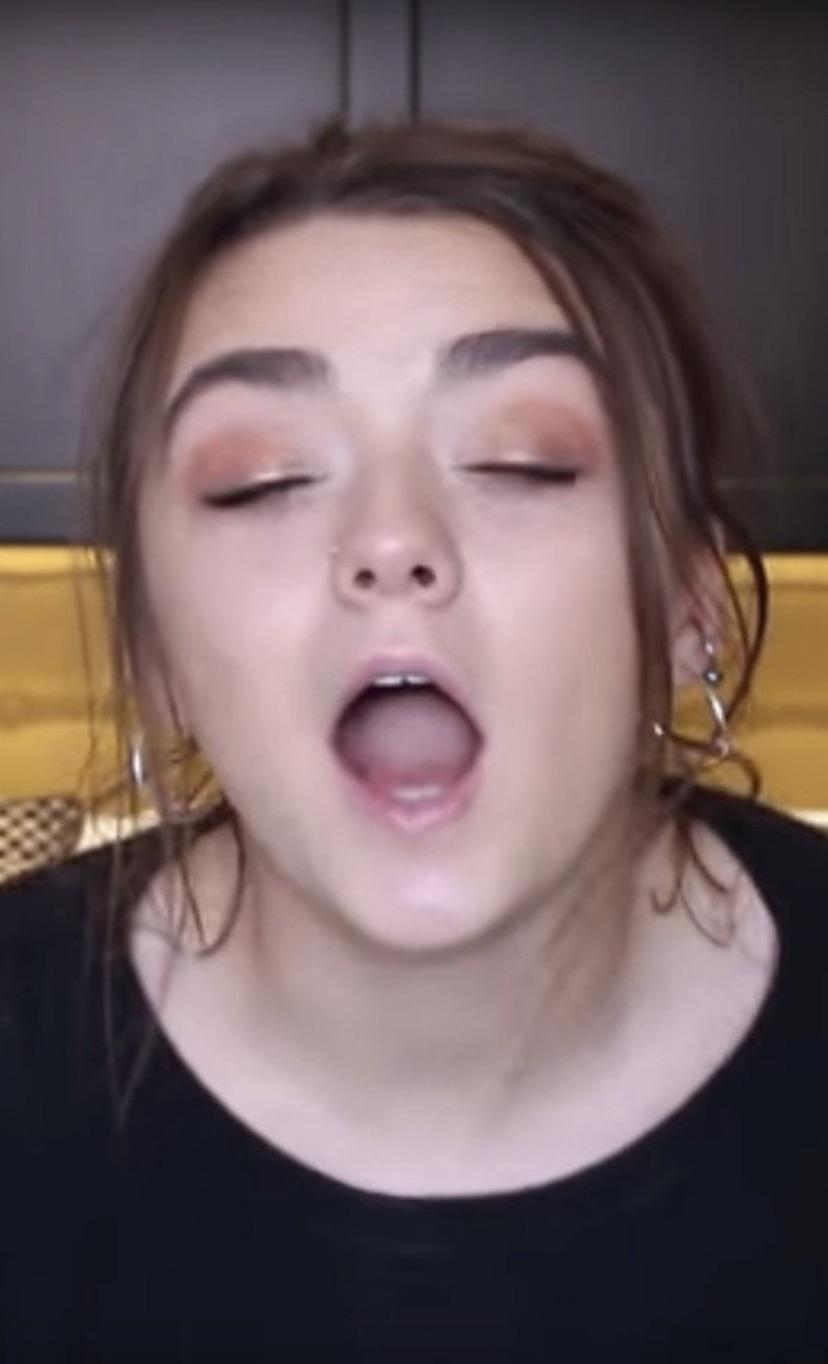 Maisie Williams Ready To Catch Your Load Scrolller