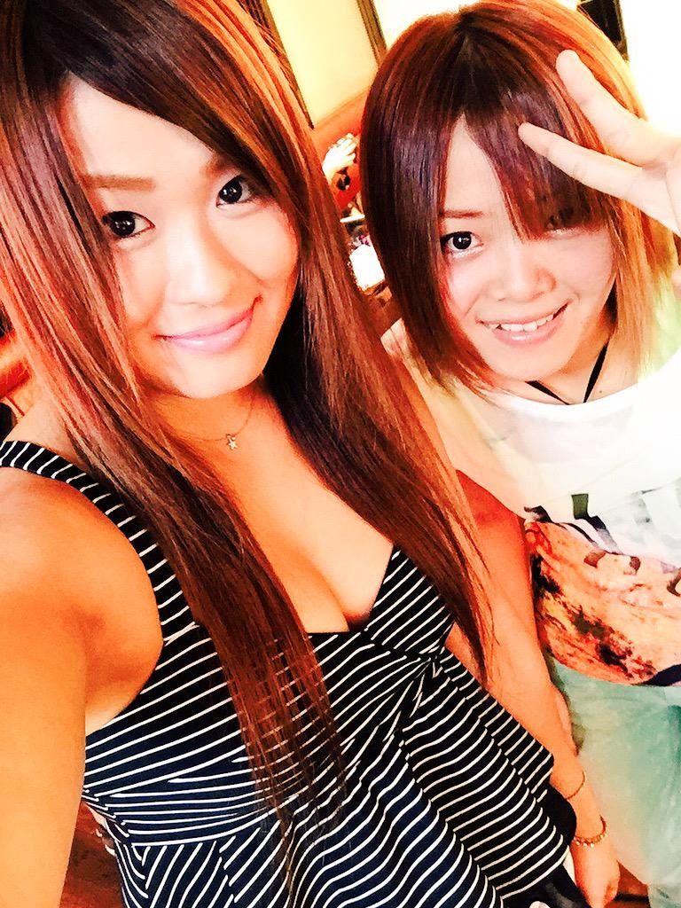 Io Shirai Mayu Iwatani Scrolller