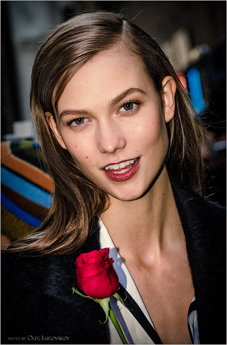 Karlie Kloss Scrolller