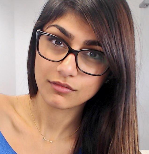 Mia Khalifa Scrolller