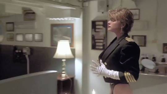 Erika Eleniak In Under Siege Scrolller