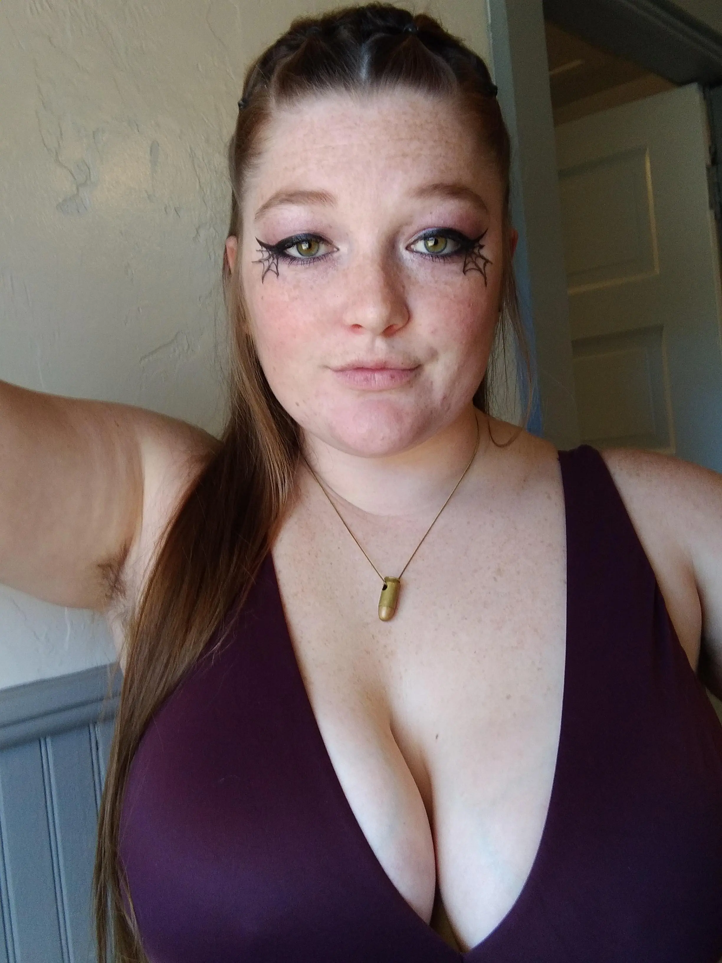 Big Tits And Hairy Pits Scrolller