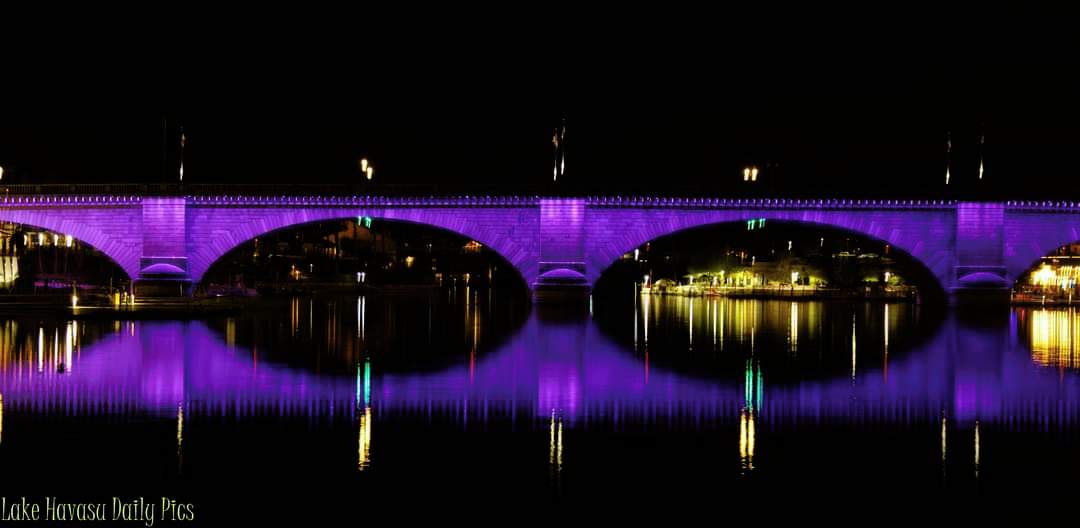 London Bridge At Night In Lake Havasu Scrolller