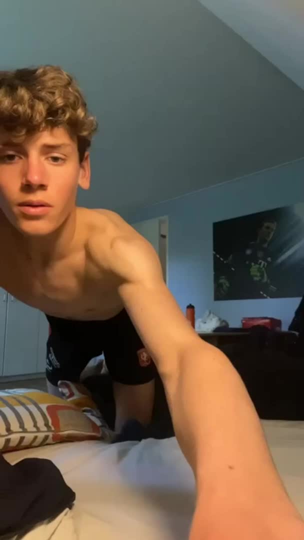 The King Of Twinks Has Arrived To Bless Us All Scrolller
