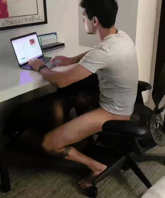 Sucking My Cock While I Respond To Some Messages Scrolller