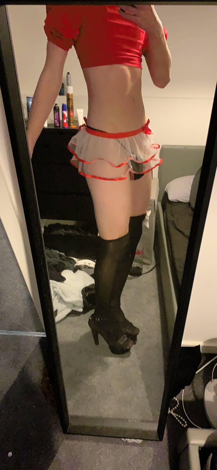 Who Wants To Lift My Skirt Up And Fuck Me In These Heels Scrolller