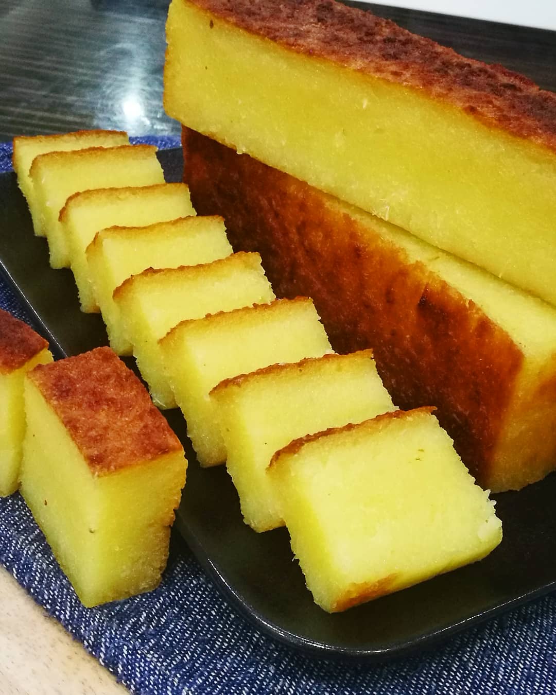 Homemade Kuih Ubi Kayu A K A Baked Cassava Tapioca Cake Scrolller