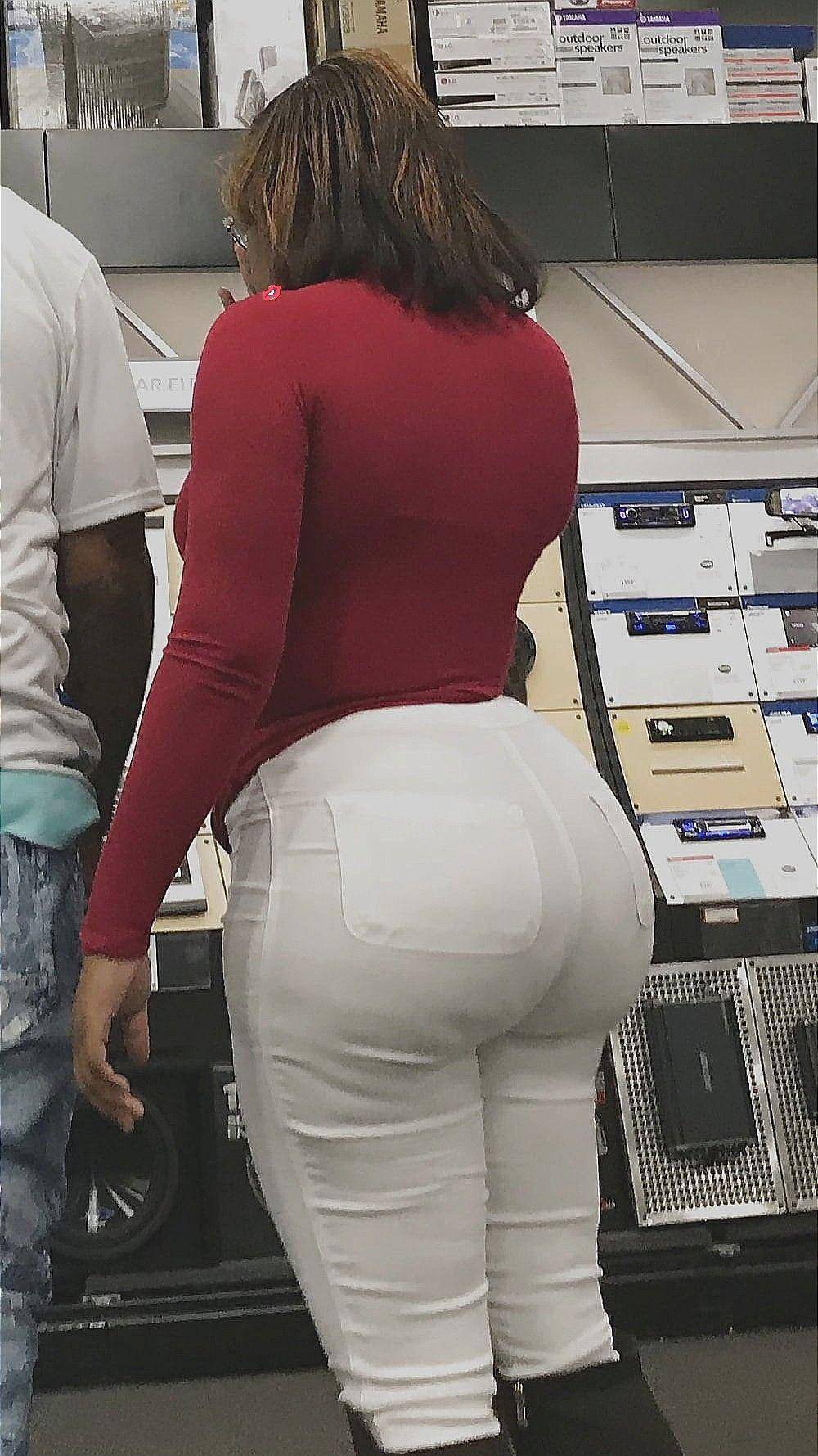 I Caught A Beautiful Thick Latina At The Store Scrolller