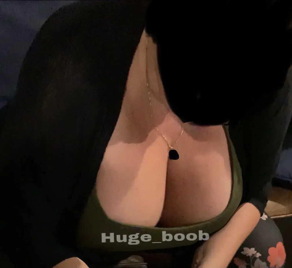 Mommy Is So Sexy Who Likes Huge Tits BBW Scrolller