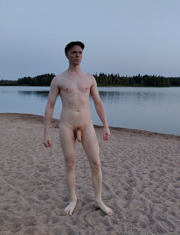 Me Nude On The Public Beach Scrolller