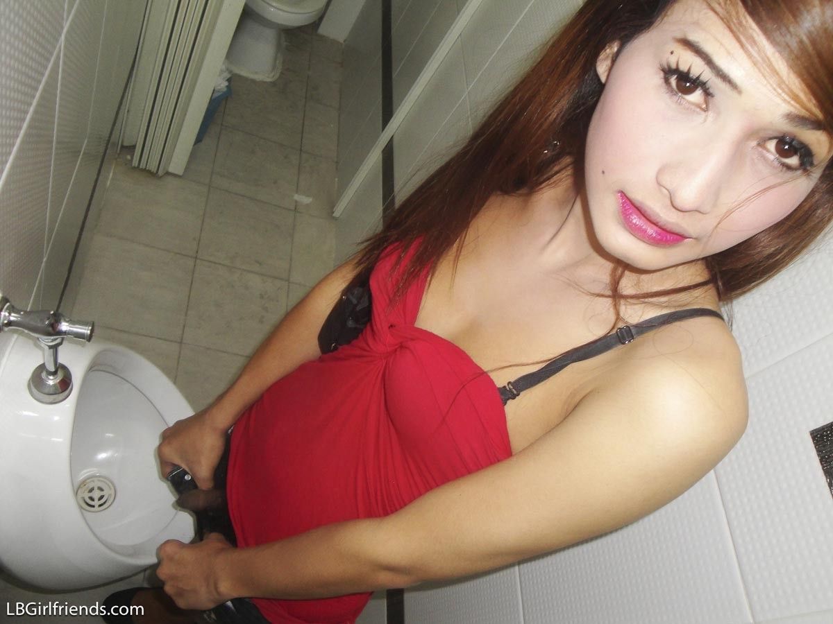 Thai Ladyboy Scrolller