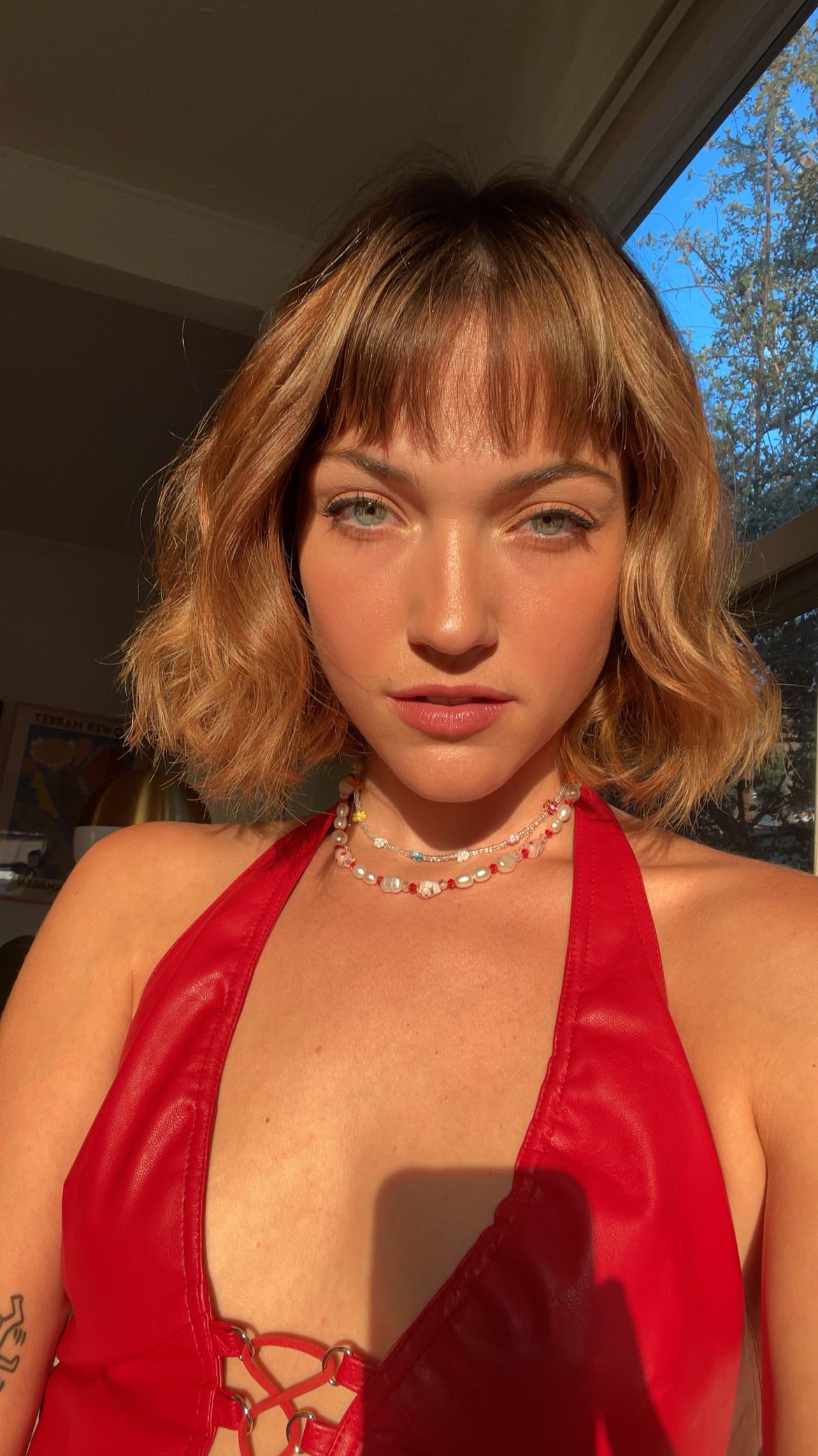 Violett Beane Scrolller