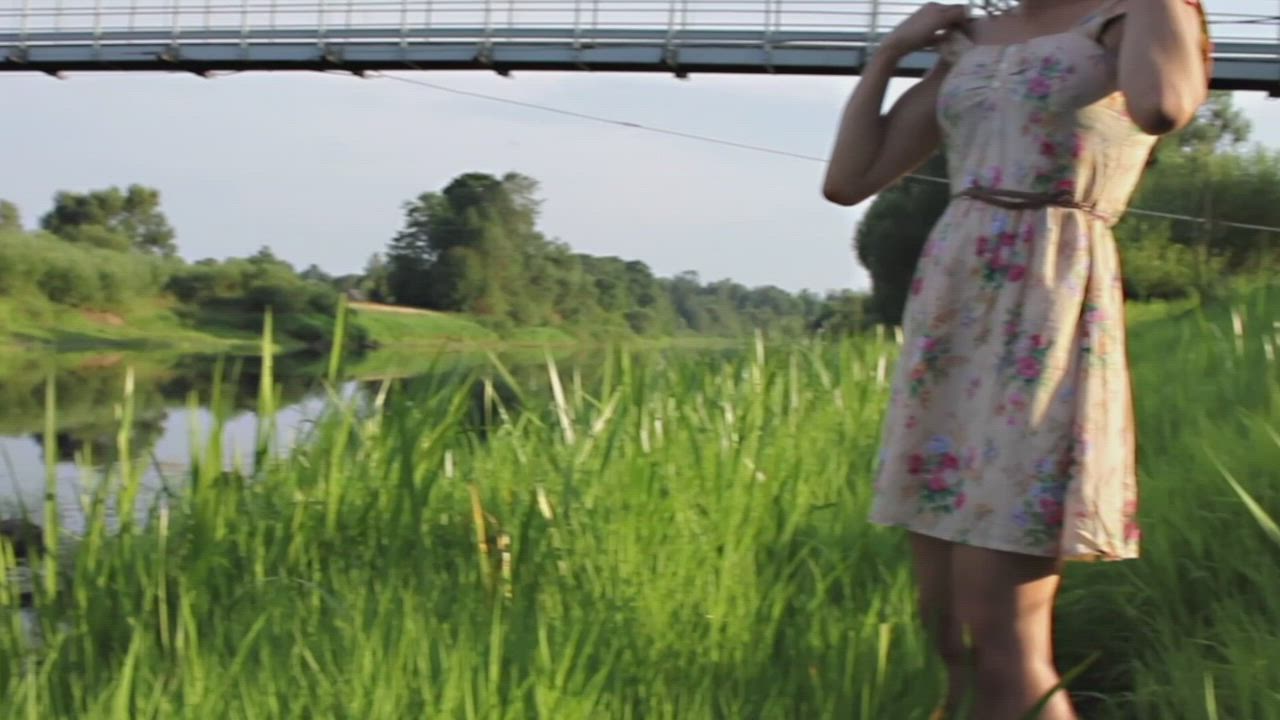 Tiny Tits Under The Bridge Scrolller