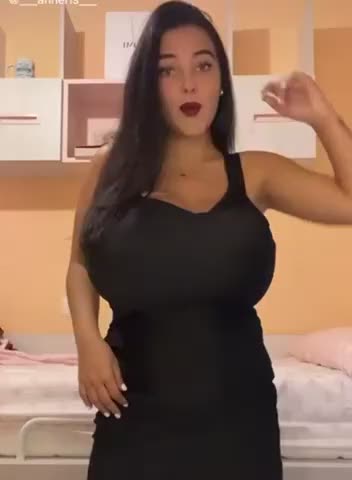 Huge Bouncing Tits Slow Motion Scrolller