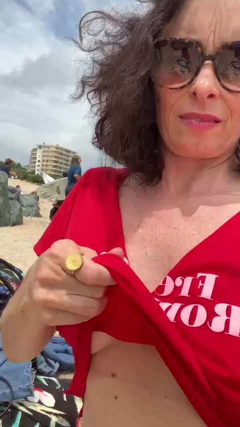 Would You Fuck This Milf You Met Off Reddit On The Beach Scrolller