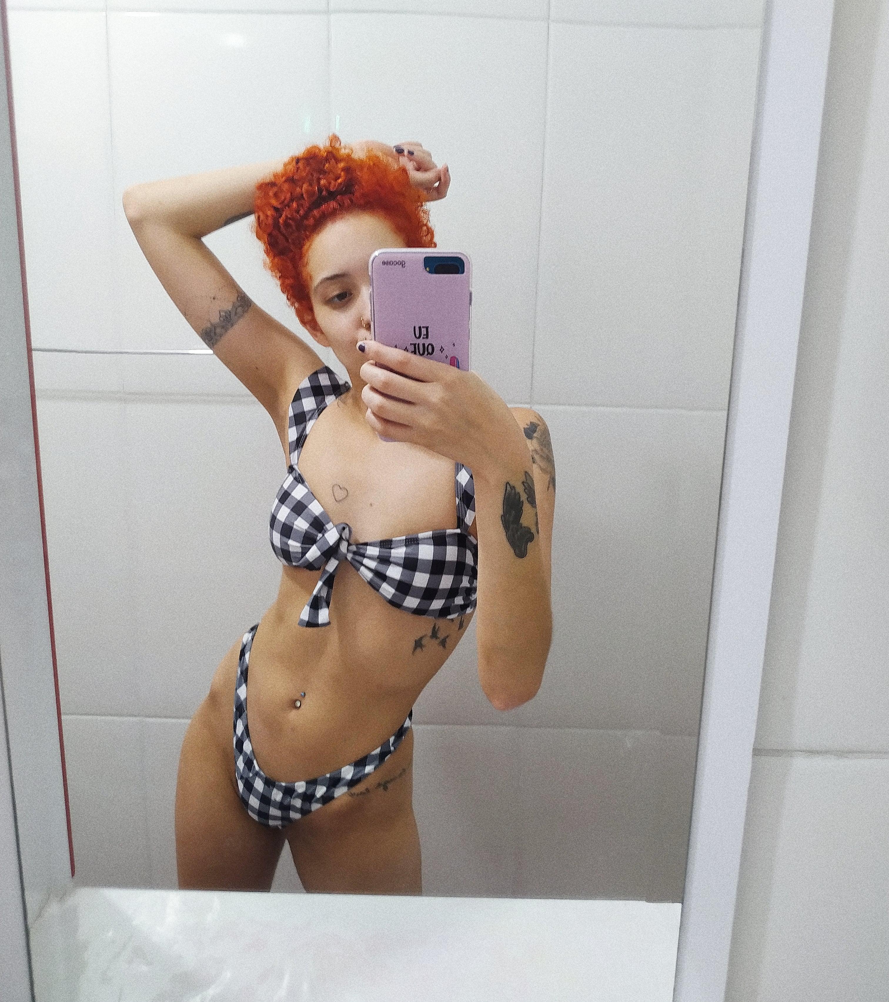 Bikini Self Scrolller