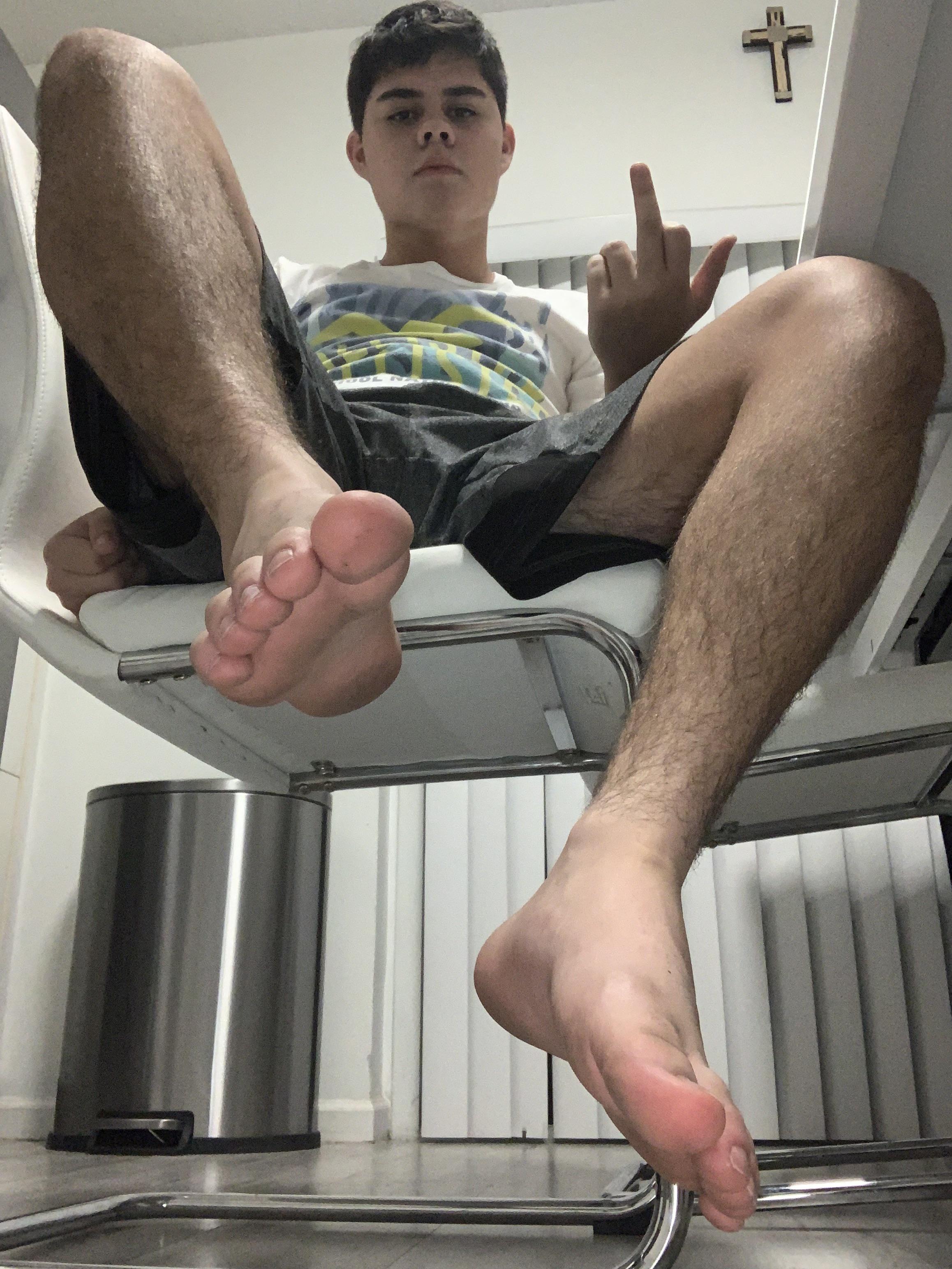 Can Someone Fuck My Feet Please M Scrolller